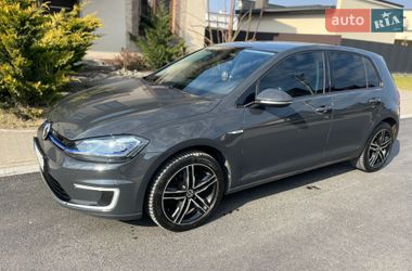 Хэтчбек Volkswagen e-Golf 2017 в Ужгороде