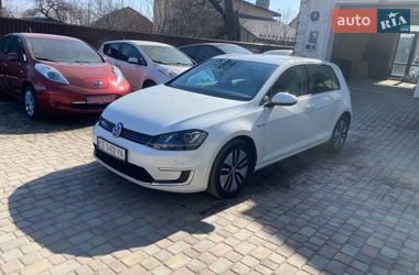Хетчбек Volkswagen e-Golf 2015 в Чернівцях
