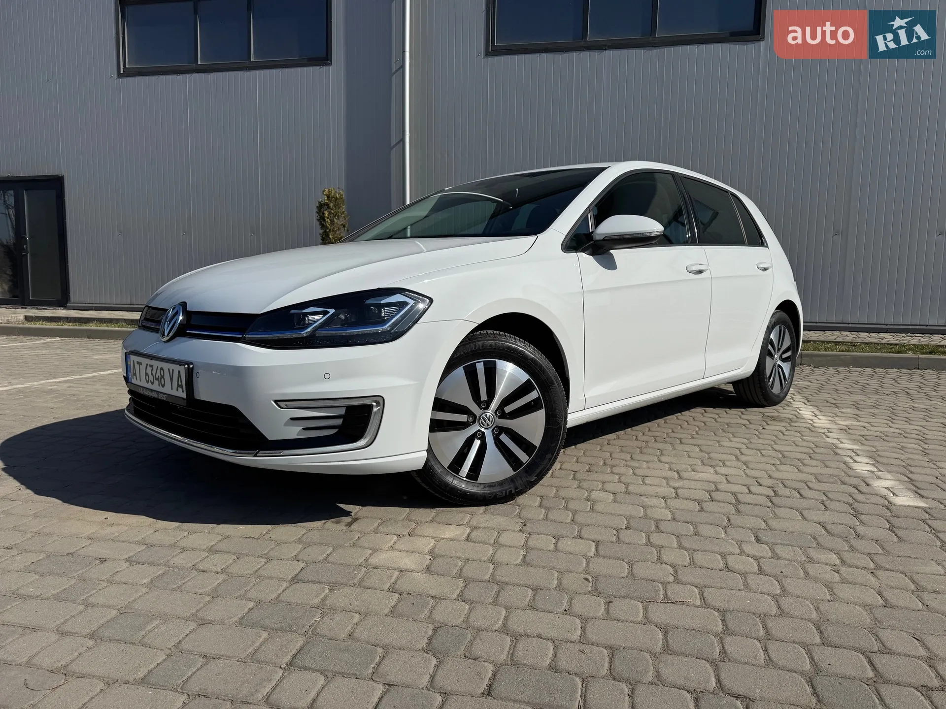 2020 Volkswagen Golf - мініатюра 2