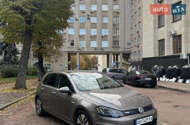 Хэтчбек Volkswagen e-Golf 2015 в Киеве