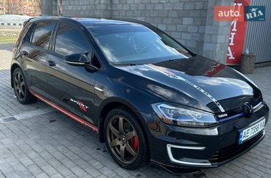 Хетчбек Volkswagen e-Golf 2018 в Дніпрі