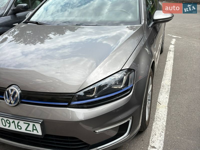 Volkswagen e-Golf 2015