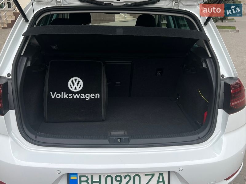 Хэтчбек Volkswagen e-Golf 2018 в Одессе