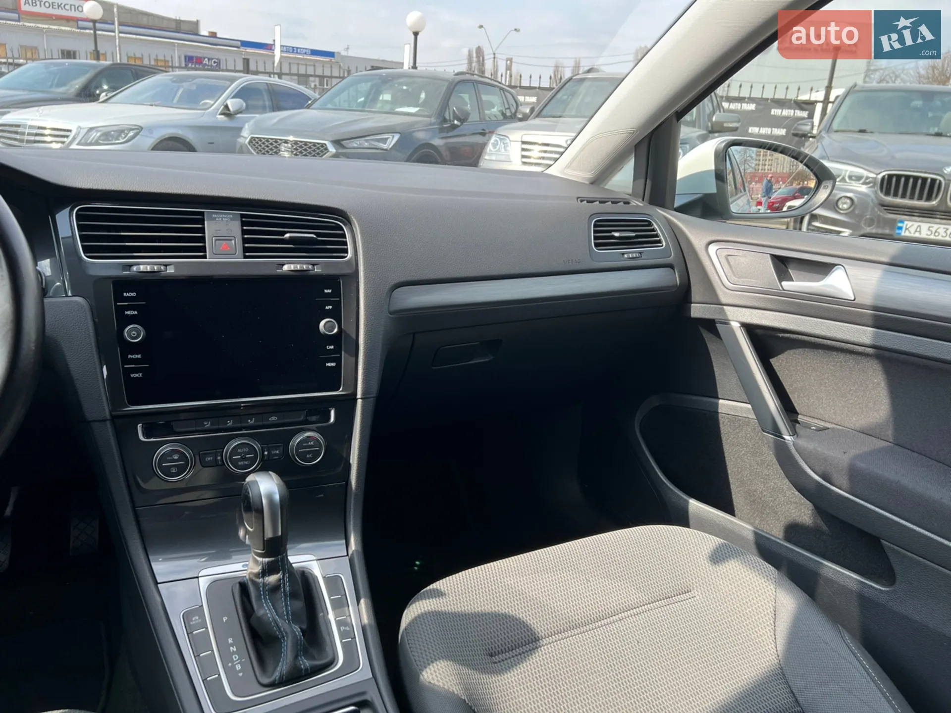 2020 Volkswagen Golf - мініатюра 24