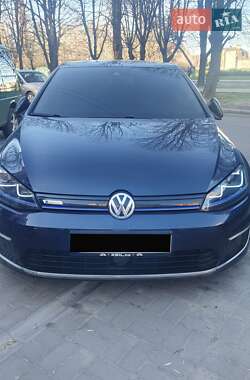 Хэтчбек Volkswagen e-Golf 2015 в Черкассах