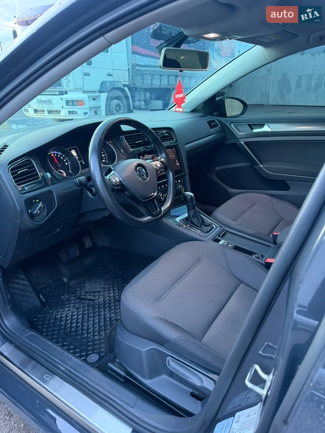 2020 Volkswagen Golf - мініатюра 6