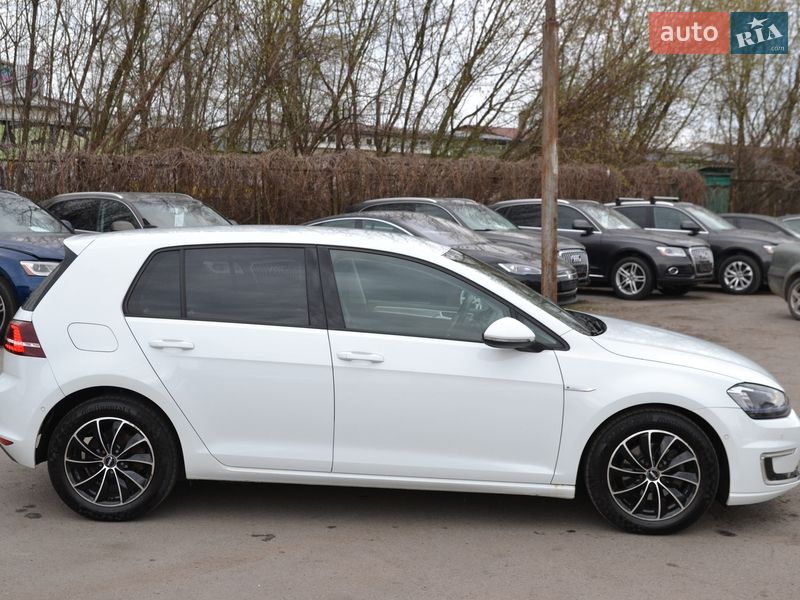 Хэтчбек Volkswagen e-Golf 2015 в Луцке