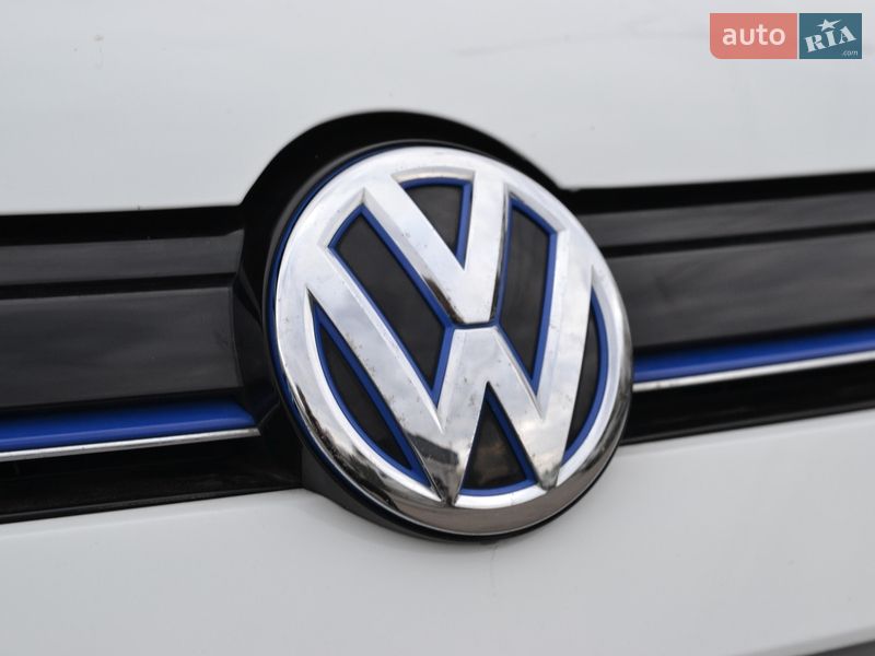 Хэтчбек Volkswagen e-Golf 2015 в Луцке