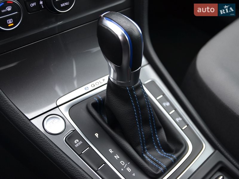 Хэтчбек Volkswagen e-Golf 2015 в Луцке