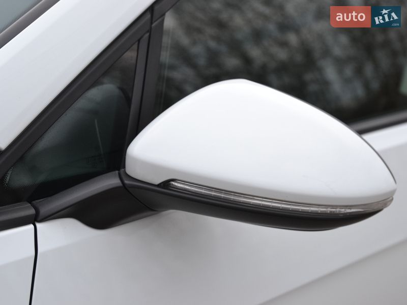 Хэтчбек Volkswagen e-Golf 2015 в Луцке