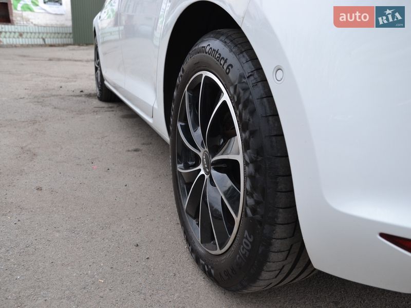 Хэтчбек Volkswagen e-Golf 2015 в Луцке