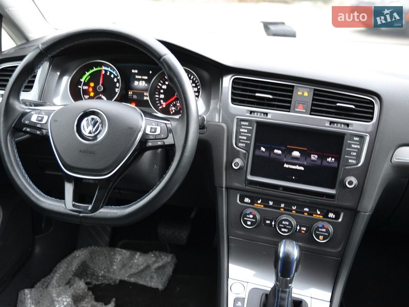 Хэтчбек Volkswagen e-Golf 2015 в Луцке