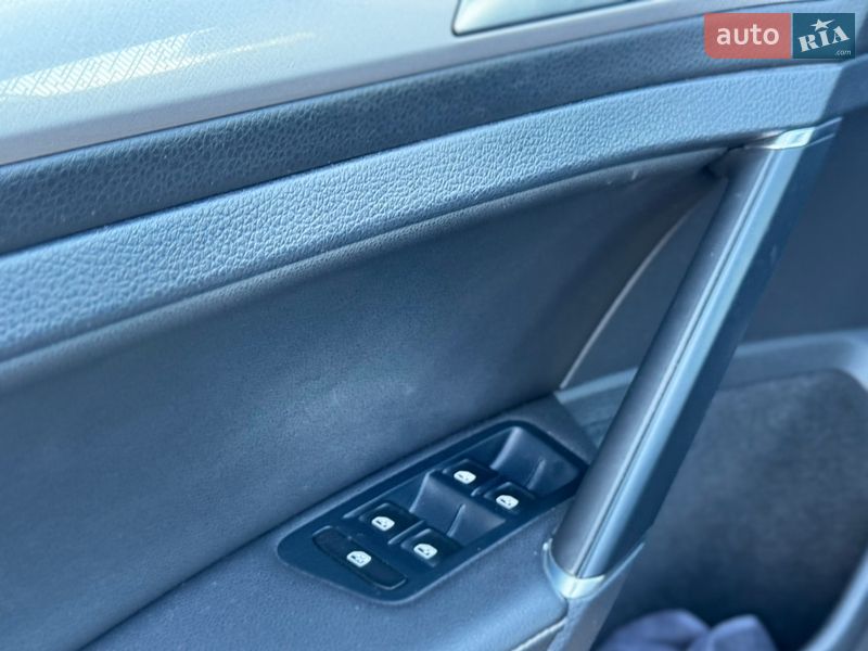 Хэтчбек Volkswagen e-Golf 2015 в Чорткове