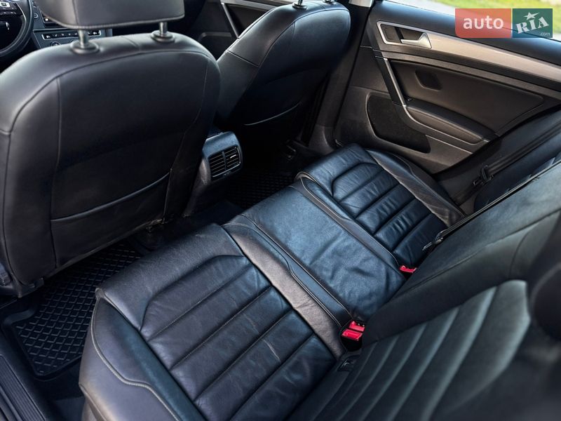 Хэтчбек Volkswagen e-Golf 2015 в Чорткове