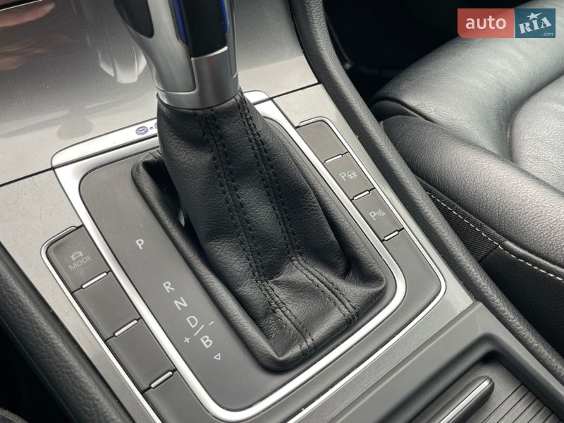 Хэтчбек Volkswagen e-Golf 2016 в Львове