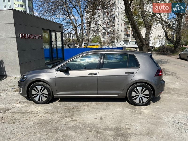 Хэтчбек Volkswagen e-Golf 2014 в Житомире
