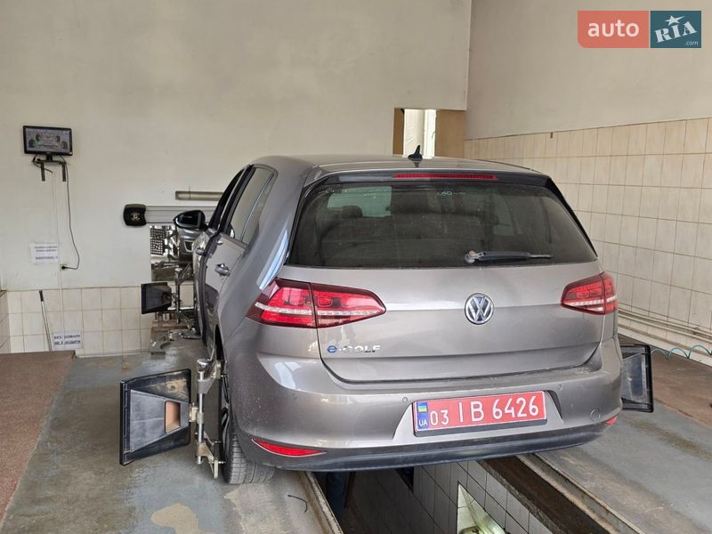 Хэтчбек Volkswagen e-Golf 2014 в Владимире