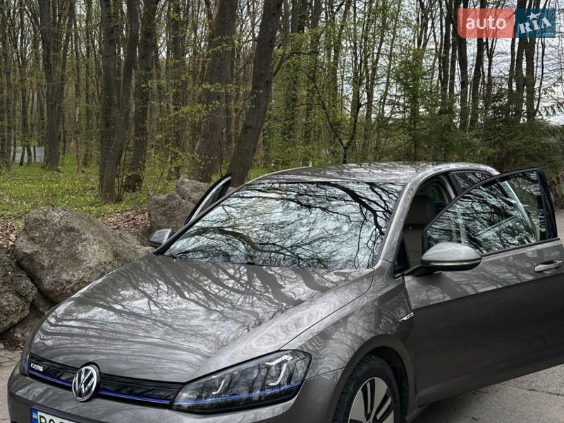 Хэтчбек Volkswagen e-Golf 2015 в Тернополе