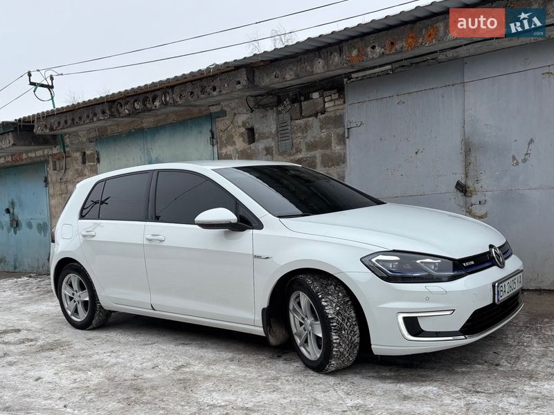 Хэтчбек Volkswagen e-Golf 2017 в Пятихатках