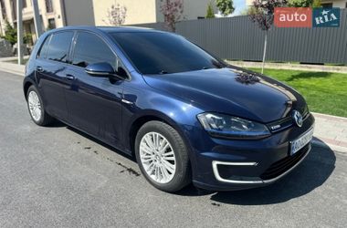 Хетчбек Volkswagen e-Golf 2015 в Ужгороді