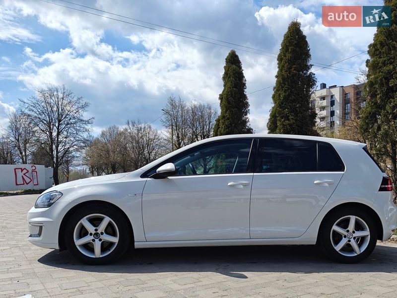 Volkswagen e-Golf 2015