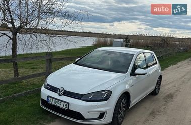 Хетчбек Volkswagen e-Golf 2016 в Києві