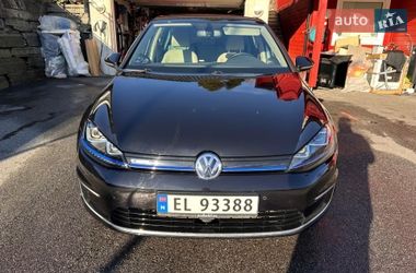 Хэтчбек Volkswagen e-Golf 2016 в Киеве