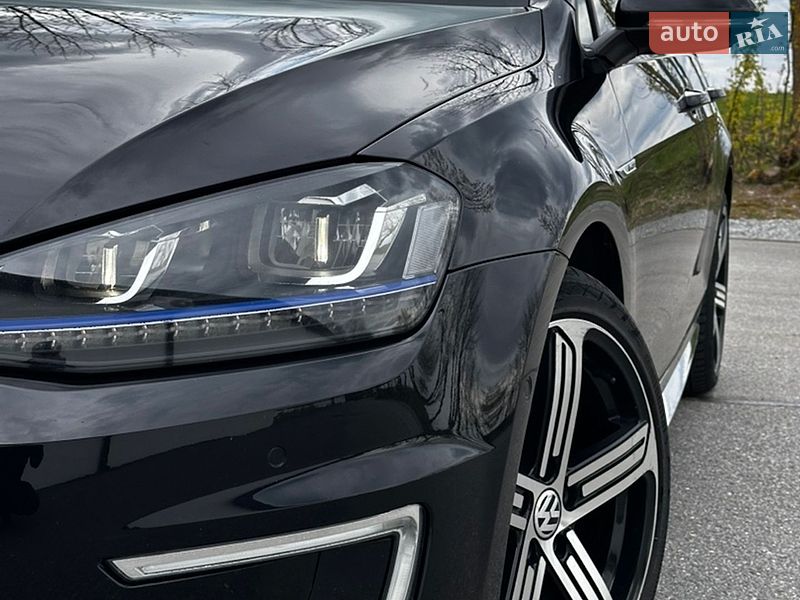 Volkswagen e-Golf 2015