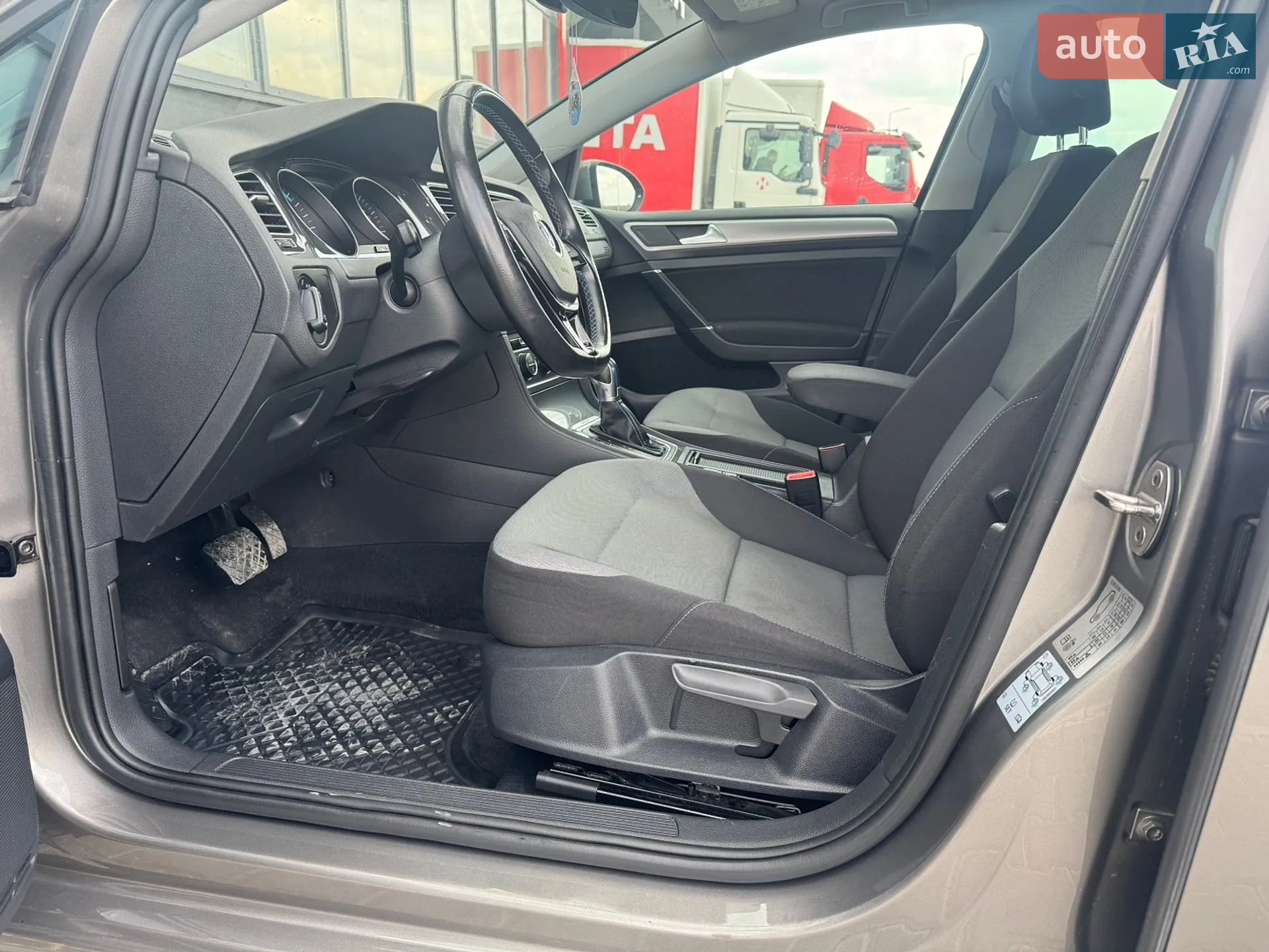 2016 Volkswagen Golf - мініатюра 29