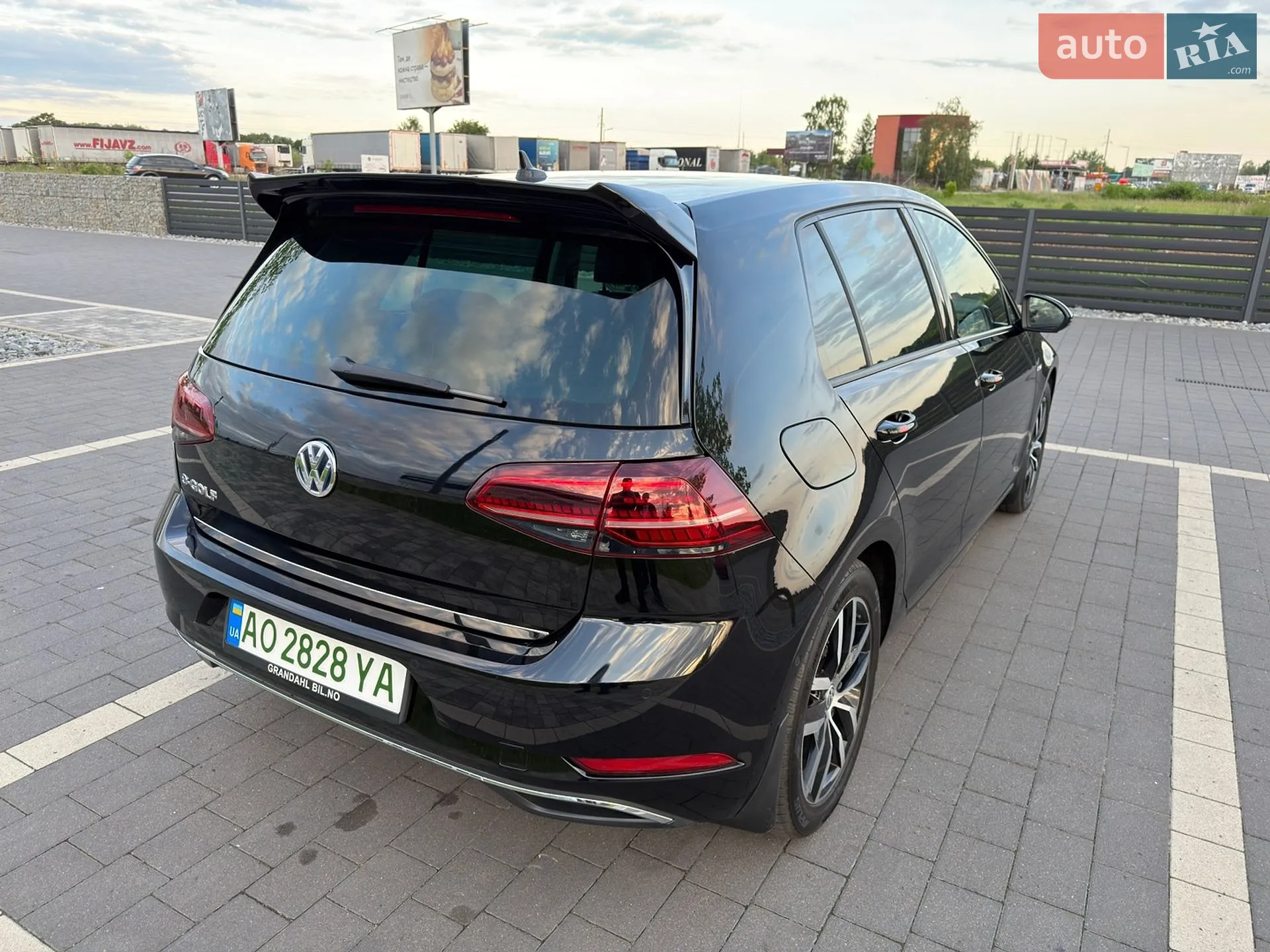2019 Volkswagen Golf - мініатюра 9