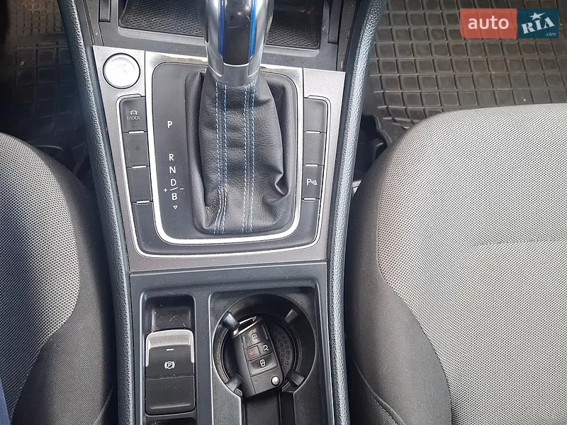 Volkswagen e-Golf 2015 VIN WVWKP7AU4FW906530 фото оголошення 17 з 68