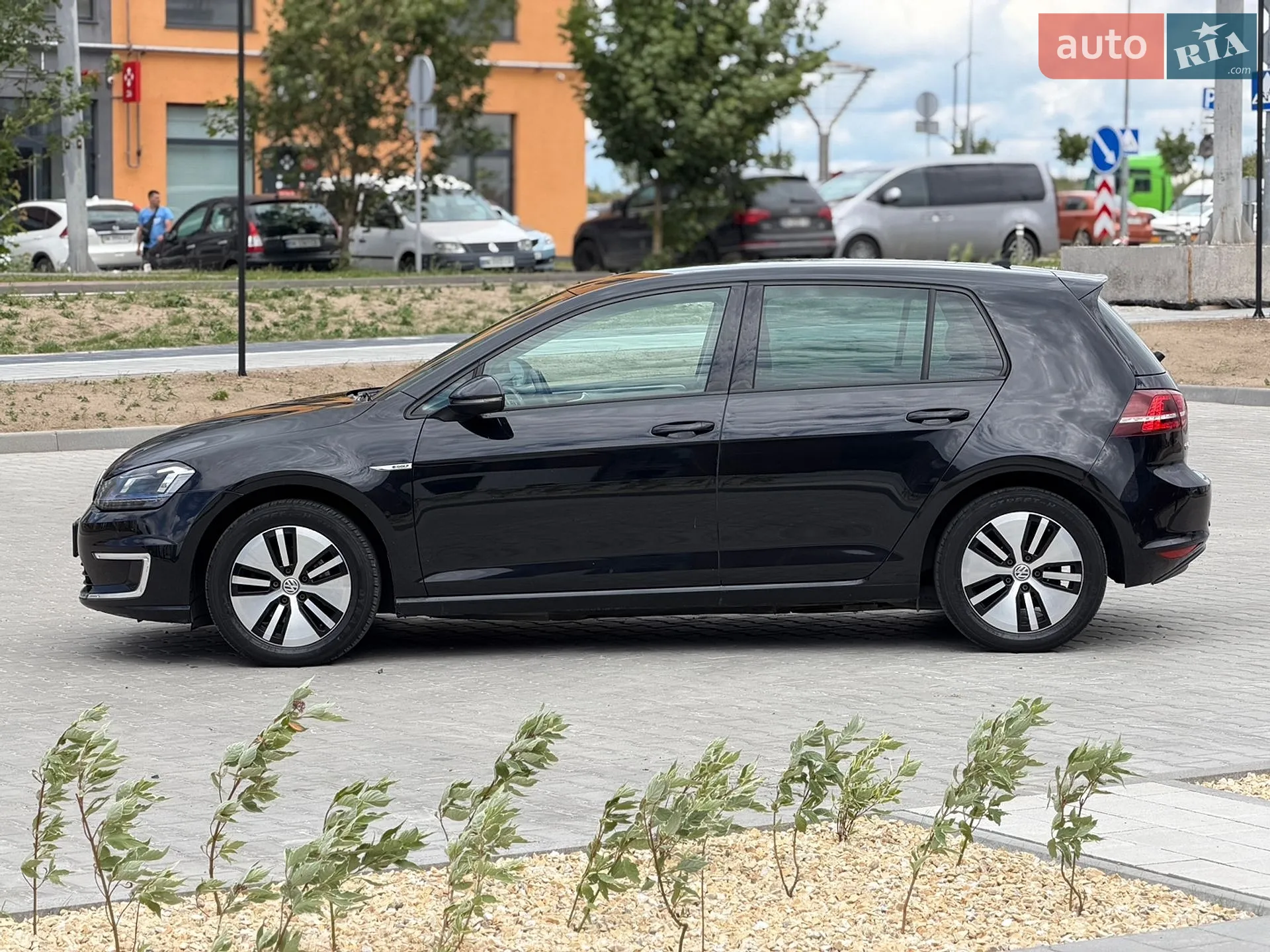 Volkswagen e-Golf 2014 VIN WVWZZZAUZFW904659 фото оголошення 4 з 32