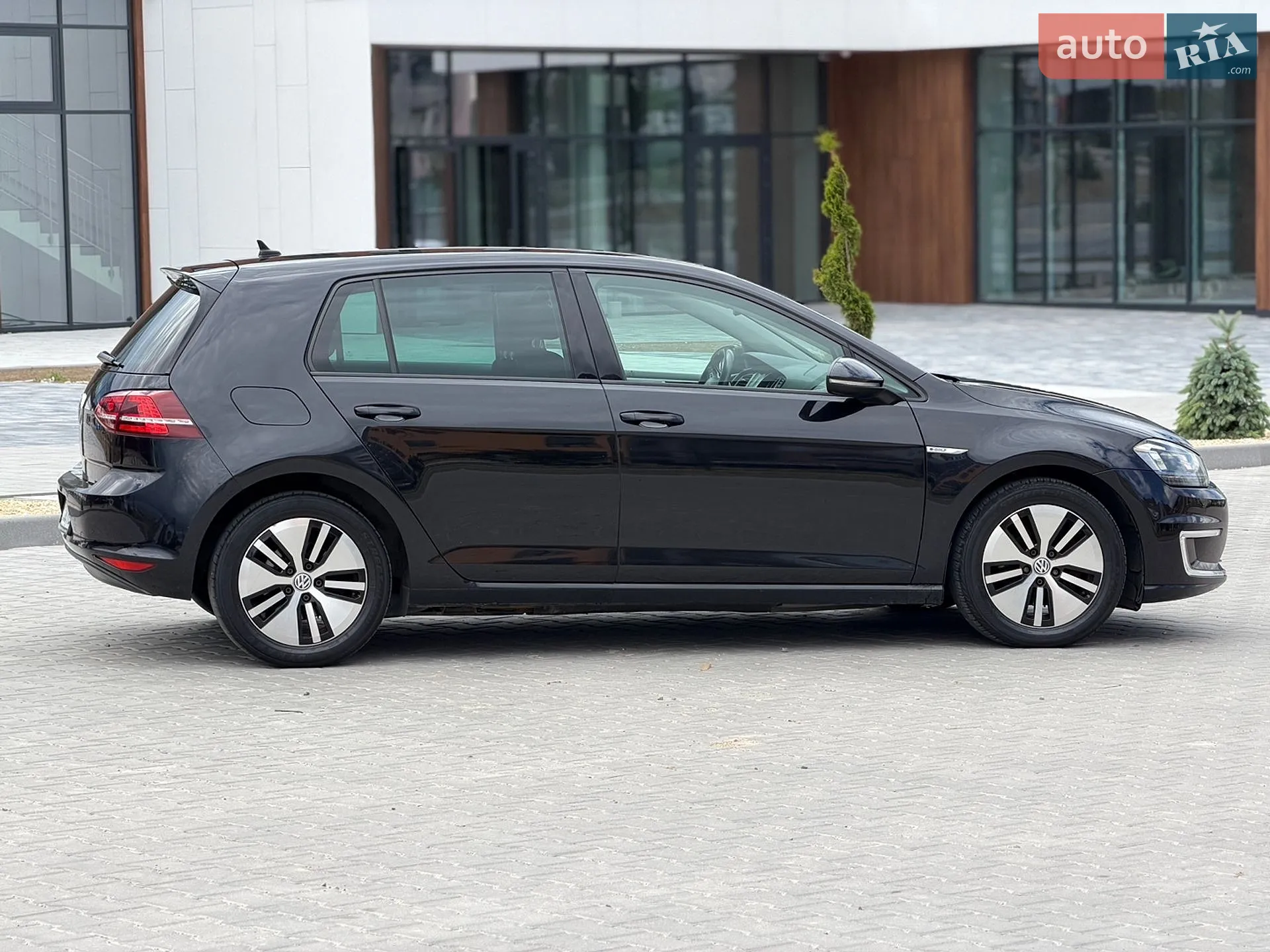 Volkswagen e-Golf 2014 VIN WVWZZZAUZFW904659 фото оголошення 8 з 32