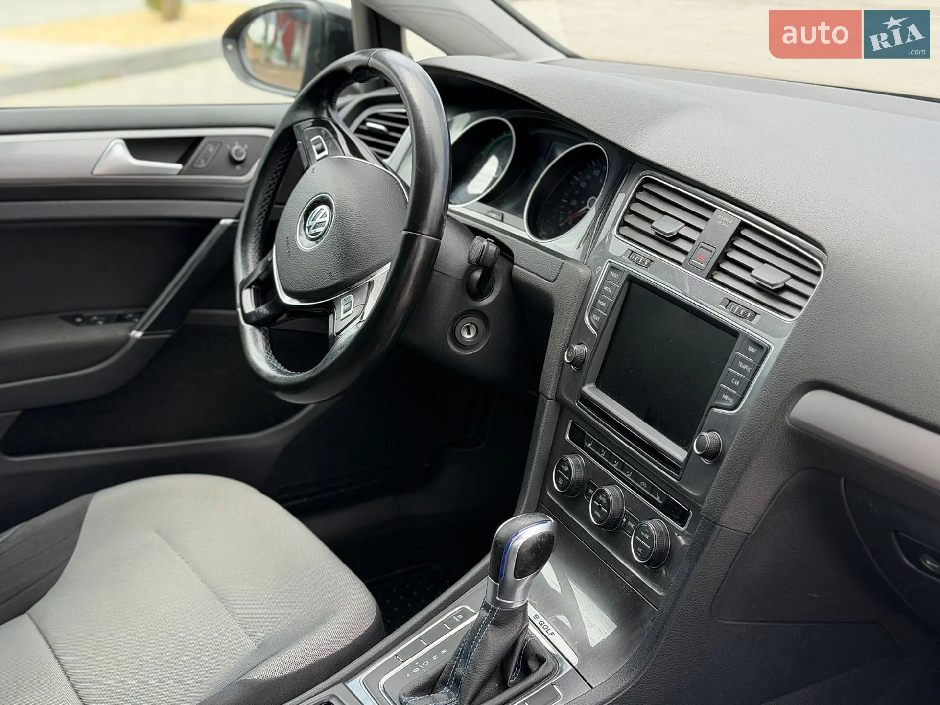 Volkswagen e-Golf 2014 VIN WVWZZZAUZFW904659 фото оголошення 9 з 32