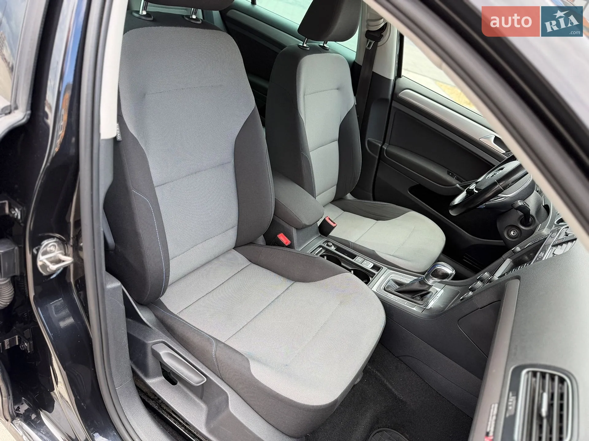 Volkswagen e-Golf 2014 VIN WVWZZZAUZFW904659 фото оголошення 11 з 32