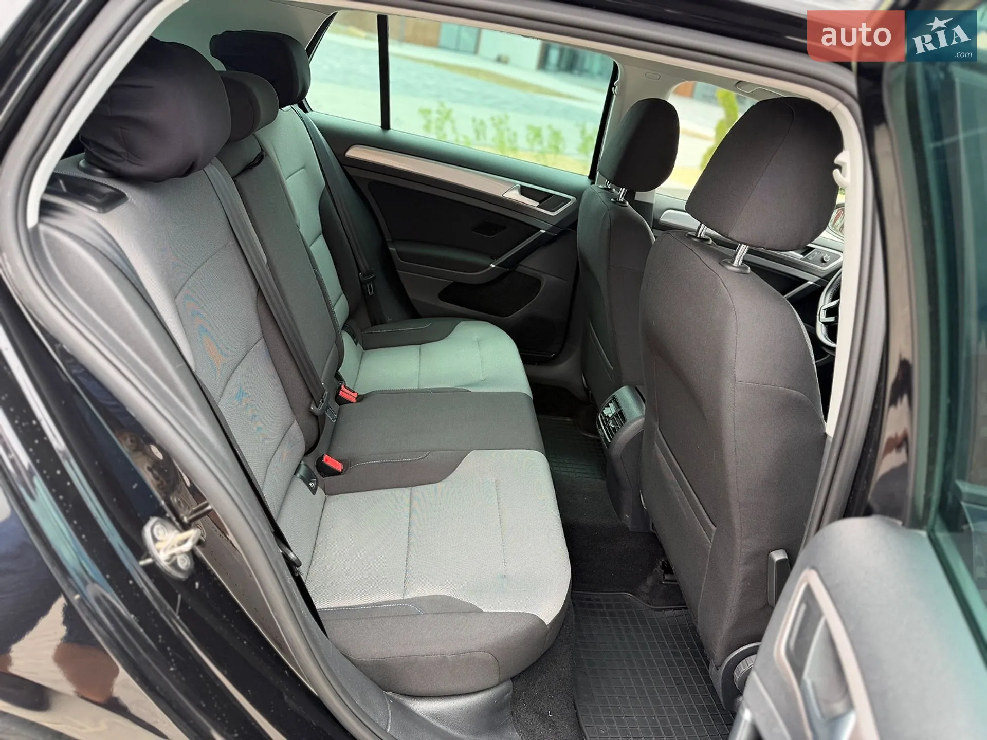 Volkswagen e-Golf 2014 VIN WVWZZZAUZFW904659 фото оголошення 12 з 32