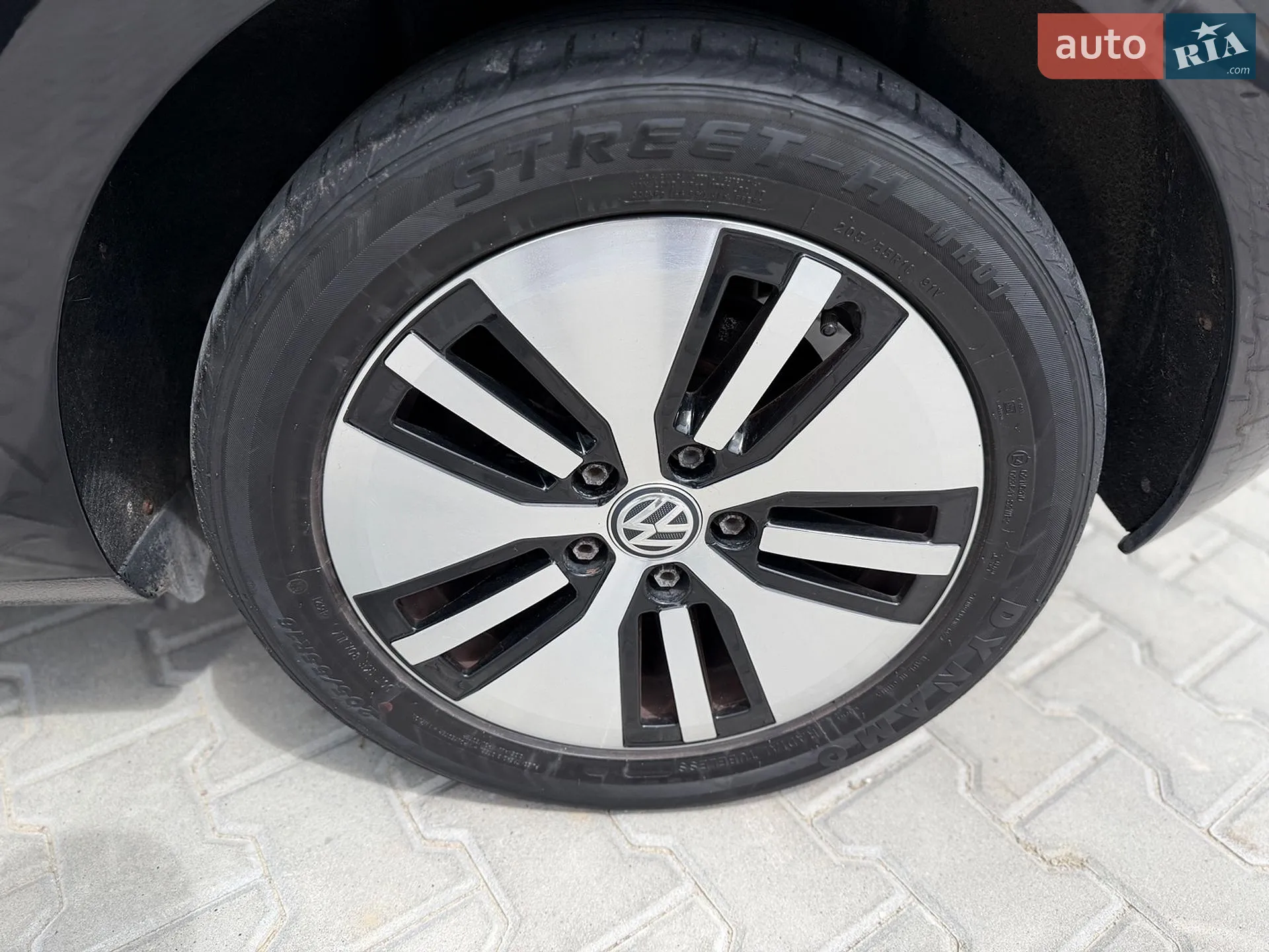 Volkswagen e-Golf 2014 VIN WVWZZZAUZFW904659 фото оголошення 18 з 32