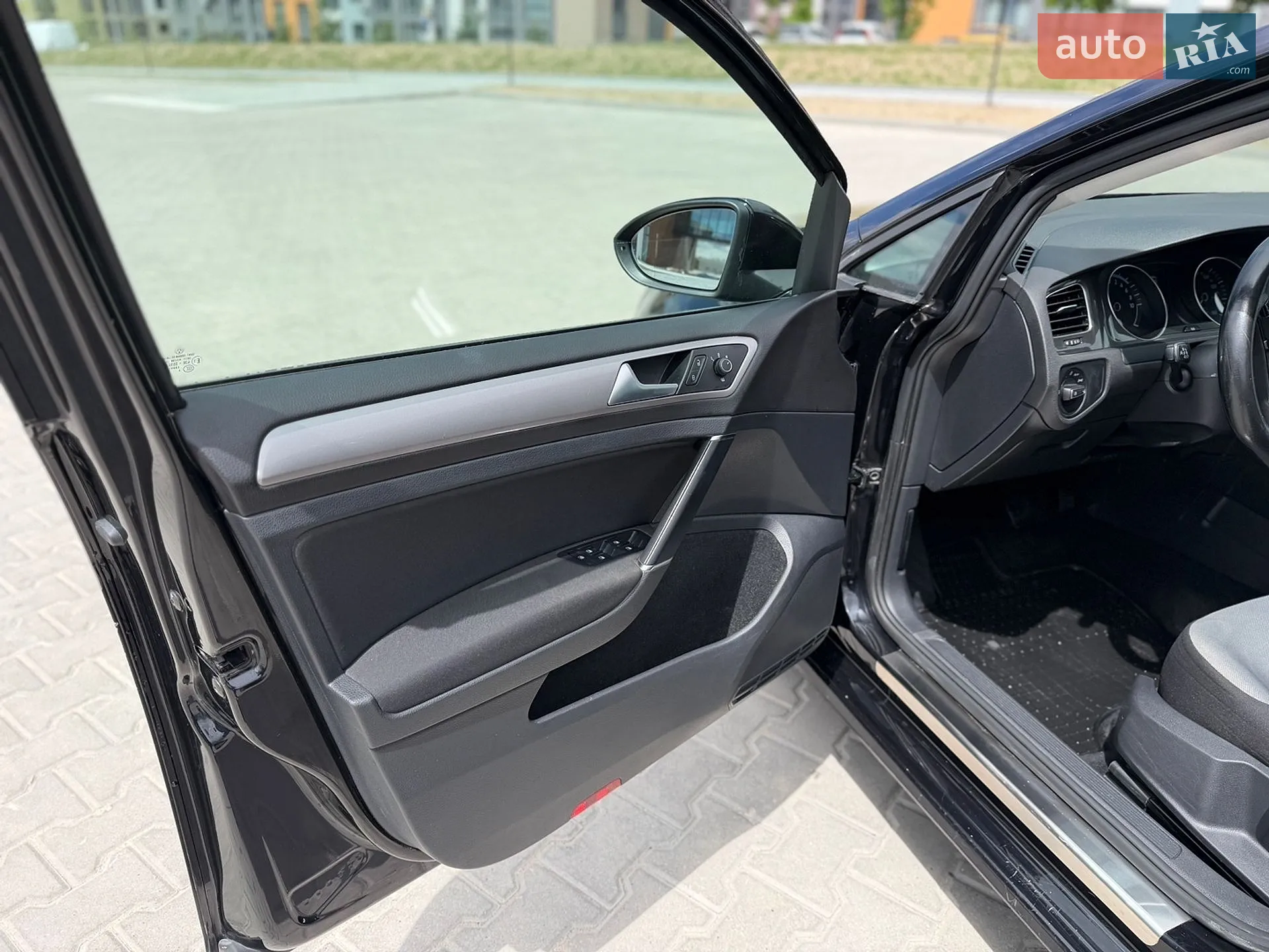 Volkswagen e-Golf 2014 VIN WVWZZZAUZFW904659 фото оголошення 20 з 32