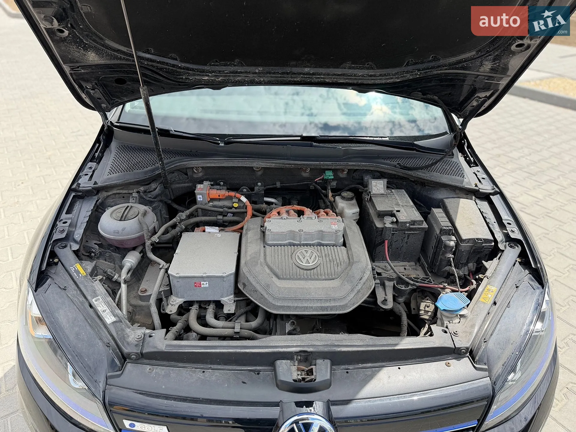 Volkswagen e-Golf 2014 VIN WVWZZZAUZFW904659 фото оголошення 29 з 32