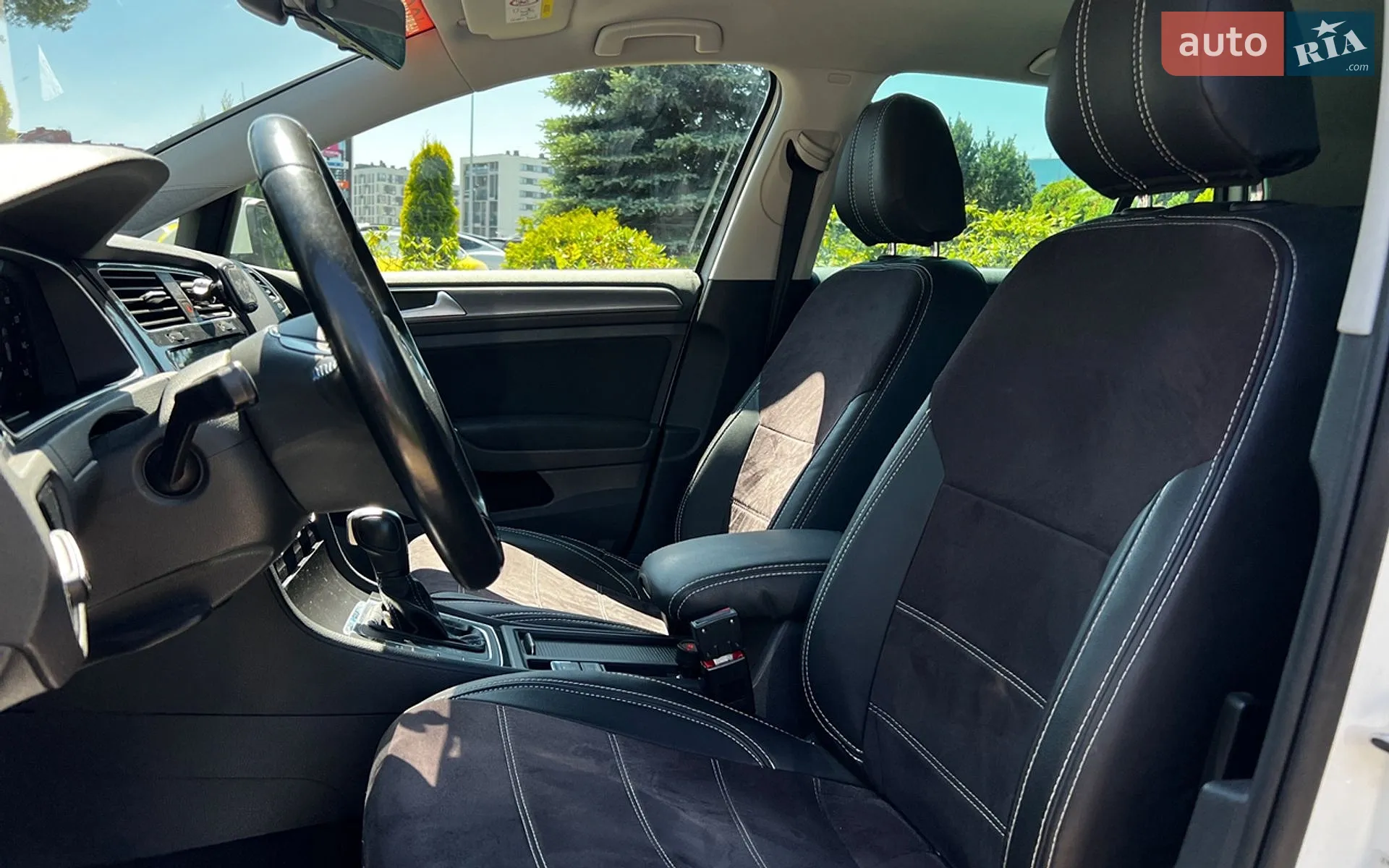 2020 Volkswagen Golf - мініатюра 9