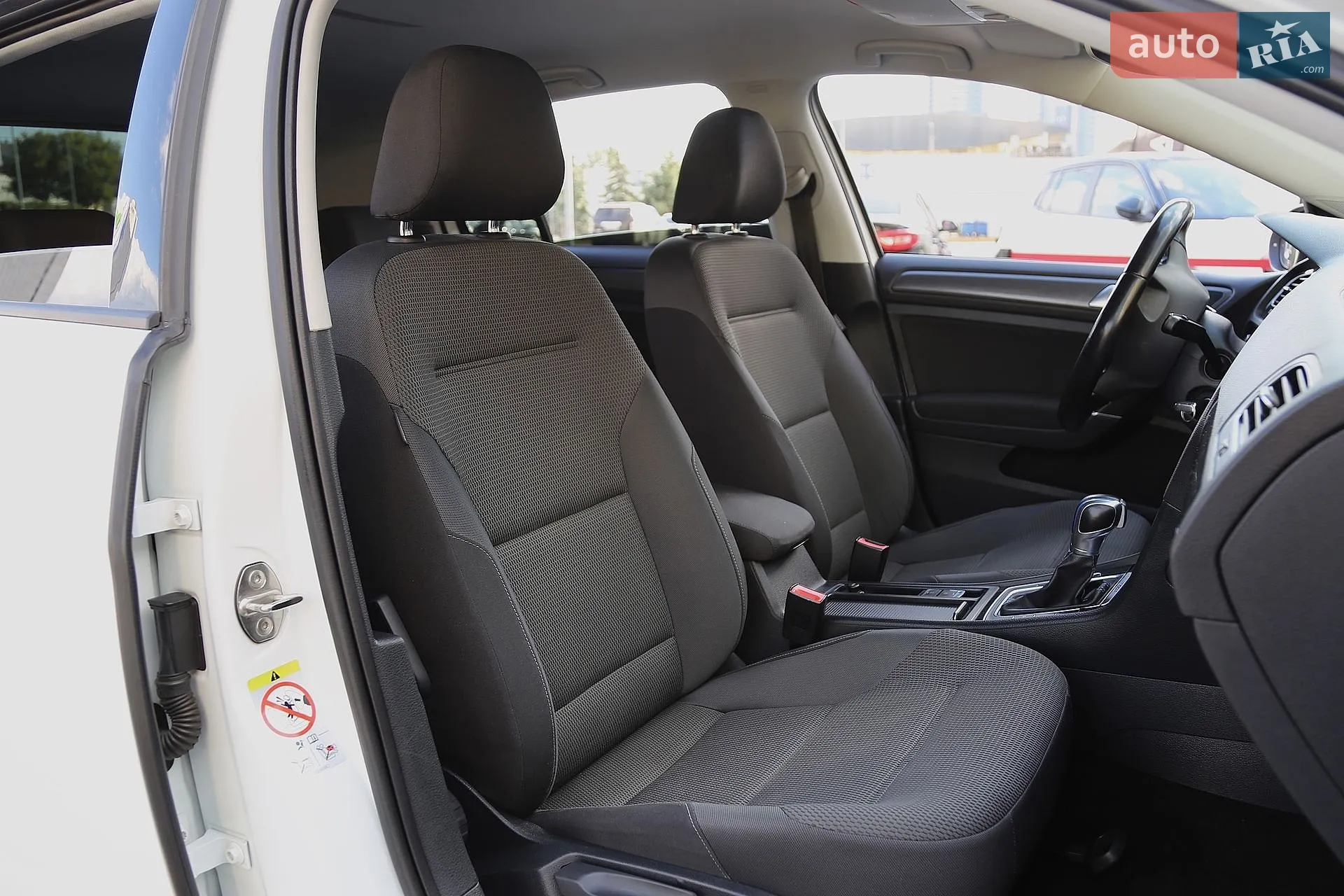 2019 Volkswagen Golf - мініатюра 12