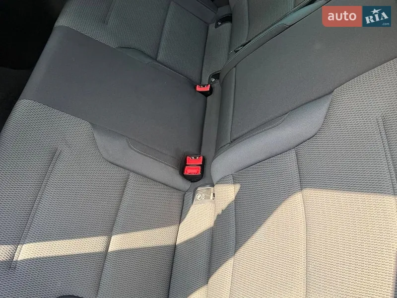 Volkswagen e-Golf 2018 VIN WVWZZZAUZK8902194 фото оголошення 9 з 47