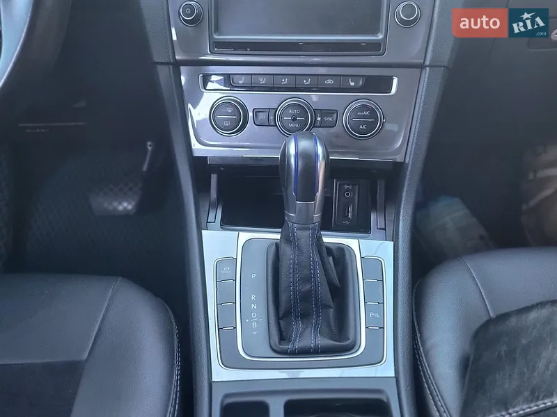 Volkswagen e-Golf 2015 VIN WVWZZZAUZGW902630 фото оголошення 12 з 40