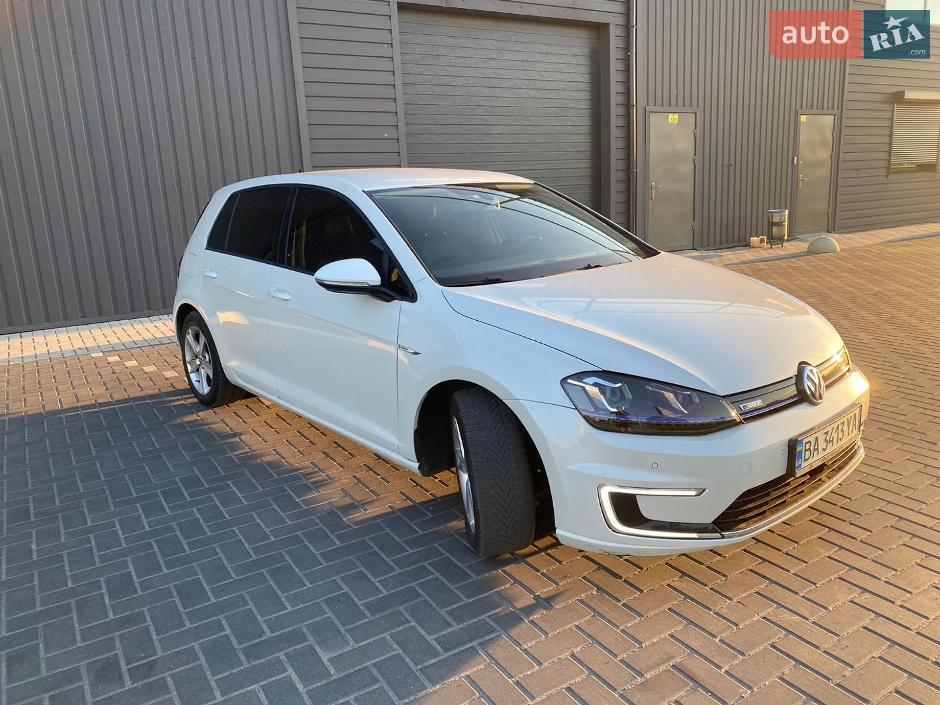 Volkswagen e-Golf 2014 VIN WVWZZZAUZFW904451 фото оголошення 2 з 13