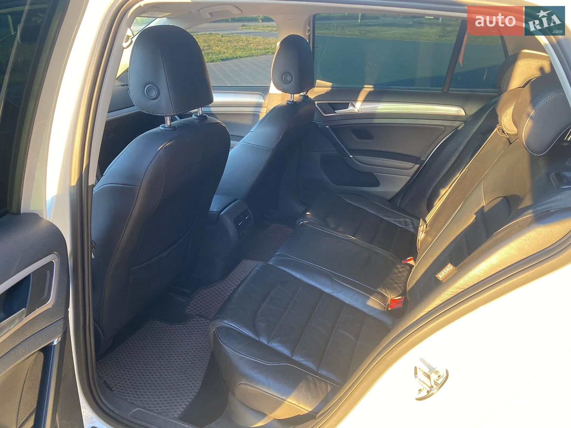 Volkswagen e-Golf 2014 VIN WVWZZZAUZFW904451 фото оголошення 9 з 13