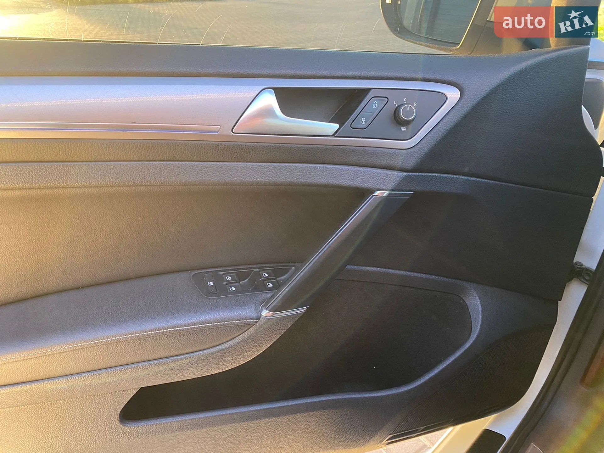 Volkswagen e-Golf 2014 VIN WVWZZZAUZFW904451 фото оголошення 11 з 13
