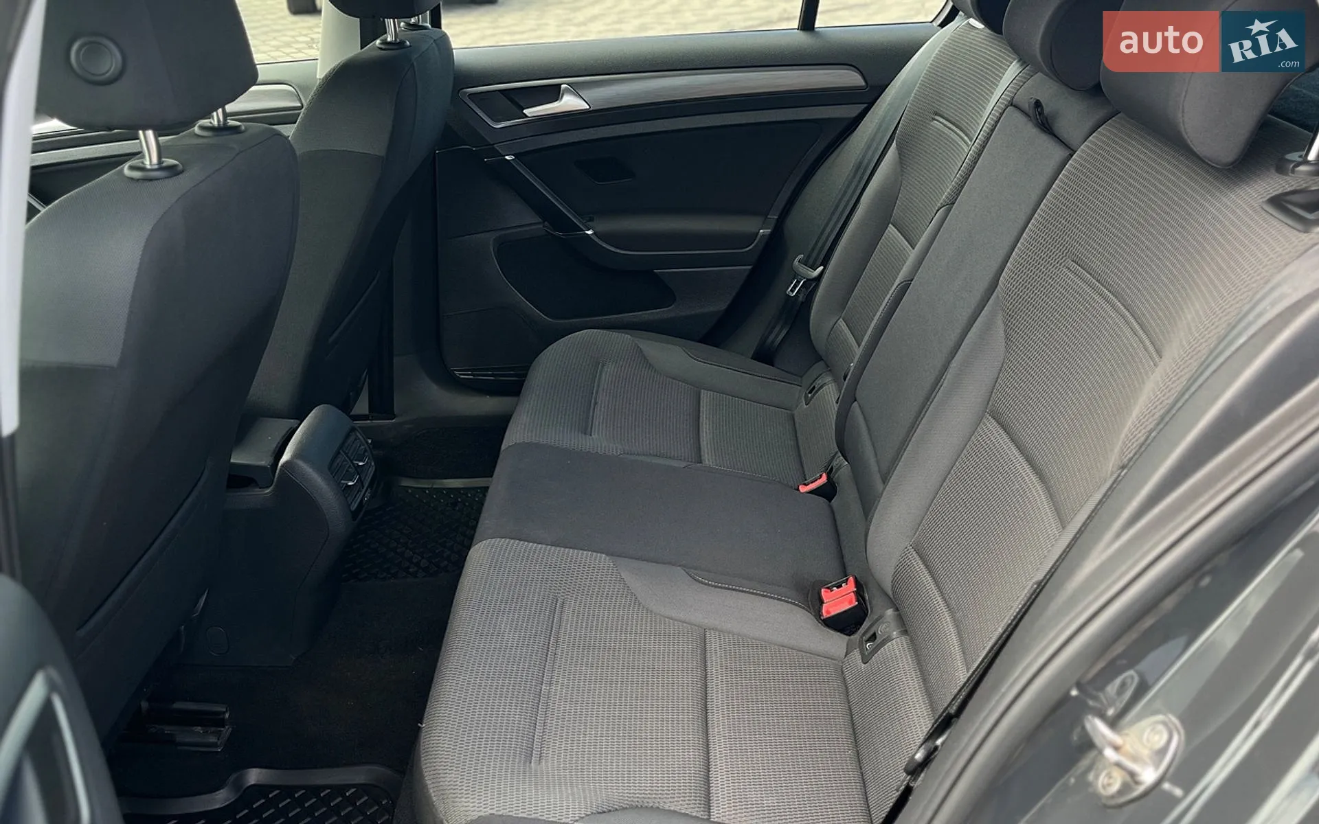 2019 Volkswagen Golf - мініатюра 26