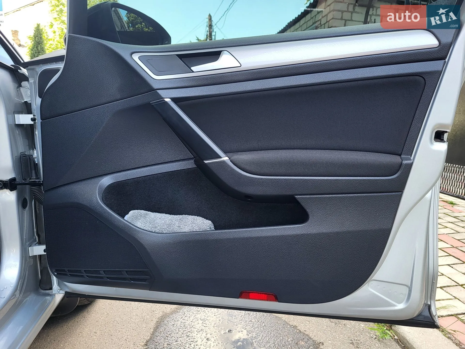 Volkswagen e-Golf 2015 VIN WVWZZZAUZGW902630 фото оголошення 32 з 73