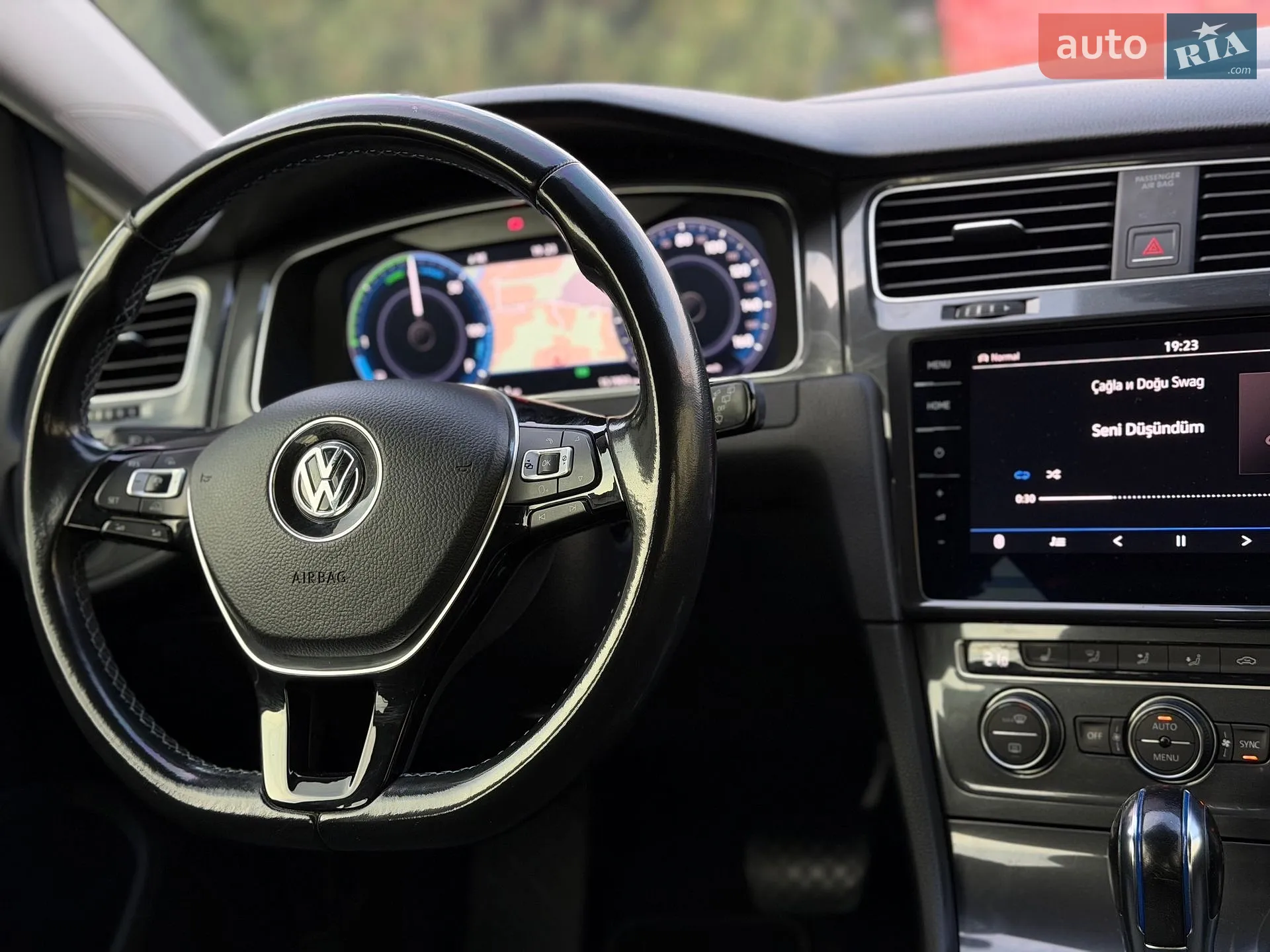 2017 Volkswagen Golf - мініатюра 32