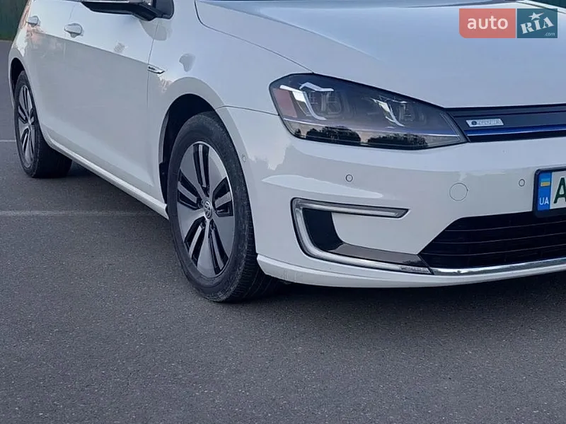 Volkswagen e-Golf 2016